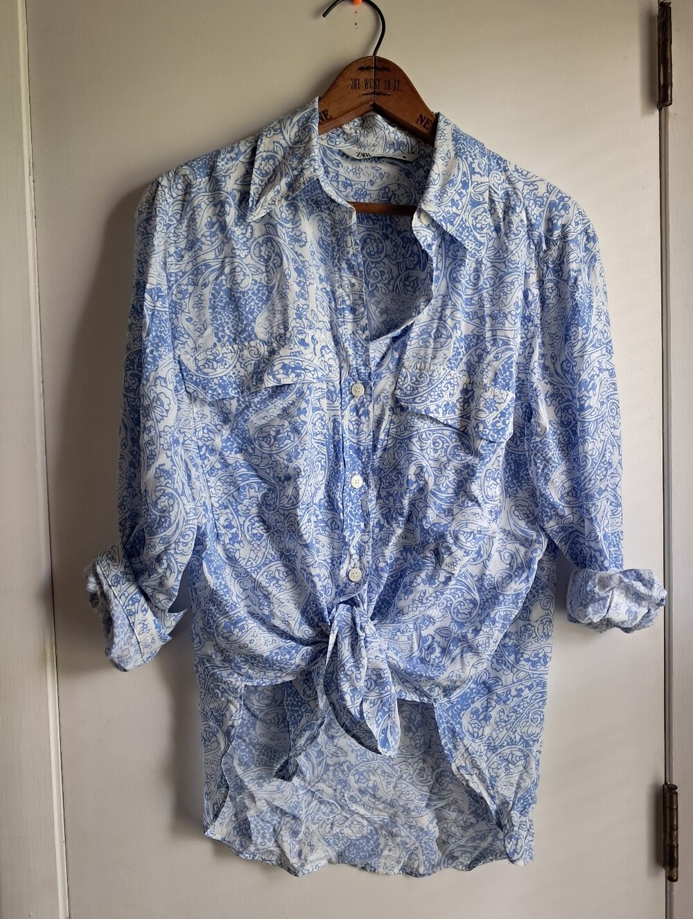 Zara Women's Light Blue Paisley Beachy Button-Up Shirt
